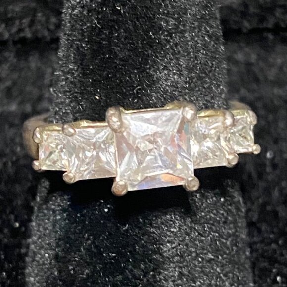 Ring CZ Cubic Zirconia 5 Stones Faceted Vintage Jewelry Sterling Silver Tested - Picture 4 of 11